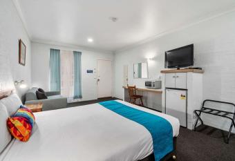 Econo Lodge Border Gateway Wodonga allows 18 year olds to book a room
