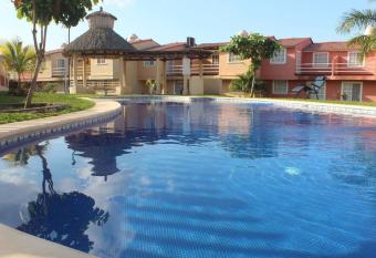 Luxury Home Ixtapa Balcony Pool BBQ AA WIFI 250mbs! has Balcony rooms