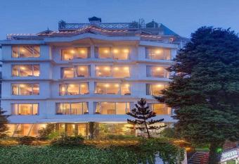 Hotel Viceroy has Smoking/Balcony rooms