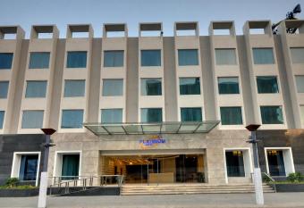 Hotel Platinum allows 18 year olds to book a room