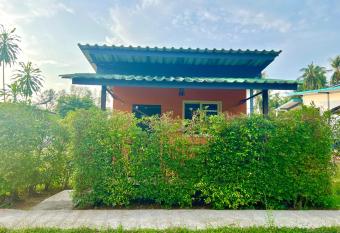 Pim Bungalow has Balcony rooms