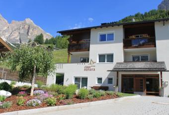 Ciasa Sunara has Balcony rooms