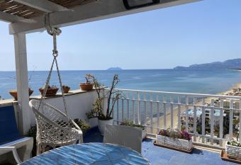 Casa Celeste Sperlongaresort has Balcony rooms