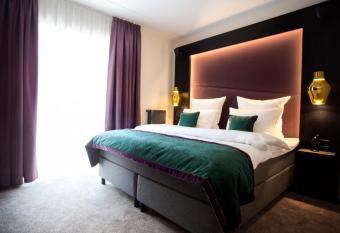 ONNO Boutique Hotel & Apartments allows 18 year olds to book a room