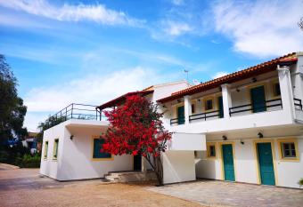 Nikoli Apartments has Balcony rooms