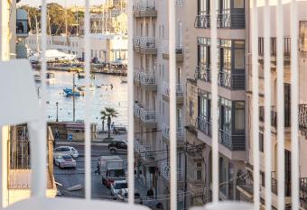 Island Guesthouse allows 18 year olds to book a room