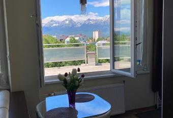 Apartman HIGHTATRAS VIEW Centrum Poprad allows 18 year olds to book a room