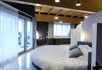 San Barbato Resort Spa & Golf has Balcony rooms