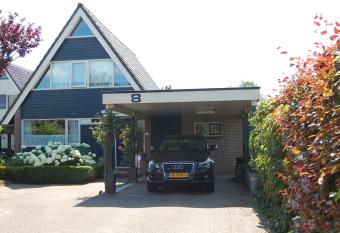 8 Langebaen (Sneek) allows 18 year olds to book a room