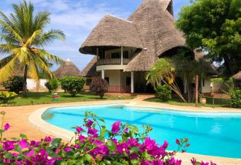 Diani-Paradise-Villas has Balcony rooms