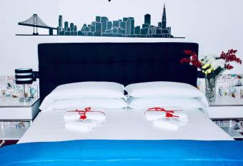 TAJ Venice Room allows 18 year olds to book a room