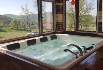 Ranch Diamond allows 18 year olds to book a room