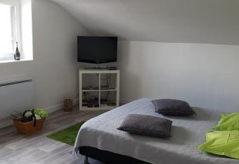 LE PETIT BOUCHON - 6 Rue de l   galit   allows 18 year olds to book a room