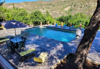 La casa de Lya allows 18 year olds to book a room