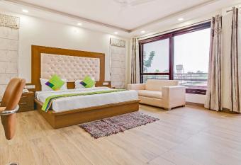 Treebo Trend Amexx Residency Sector 27 allows 18 year olds to book a room