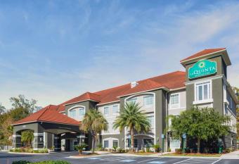 La Quinta Inn & Suites by Wyndham Savannah Airport - Pooler allows 18 year olds to book a room