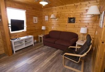 North Rustico Motel & Cottages has Balcony rooms