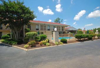 Quality Inn & Suites has Smoking rooms