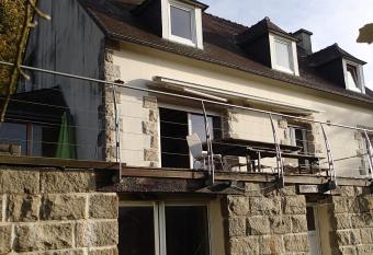 TY GWENN has Balcony rooms