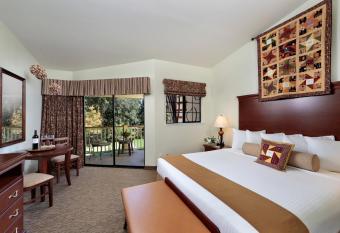 Paso Robles Inn has Balcony rooms