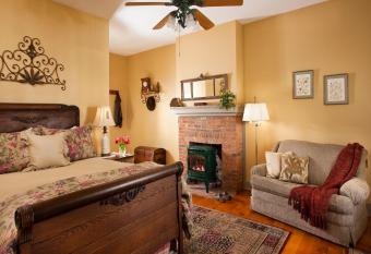 Brickhouse Inn B&B has Balcony rooms