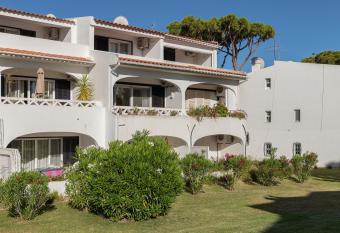 Fegan Villas - Apple Apartment allows 18 year olds to book a room