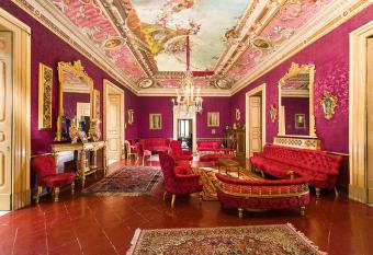 Dimora del Prete di Belmonte has Balcony rooms