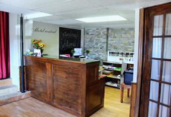 Motel Central has Balcony rooms