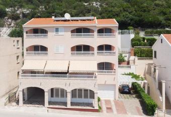 Apartments Obradovi   has Balcony rooms