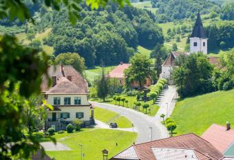 Guest House Vra  ko has Balcony rooms