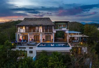 Casa Kalmar has Balcony rooms