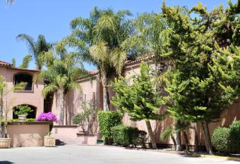 Estancia Inn allows 18 year olds to book a room