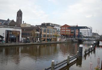 Rijnzicht allows 18 year olds to book a room