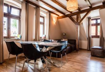 Drzewna Apartamenty allows 18 year olds to book a room