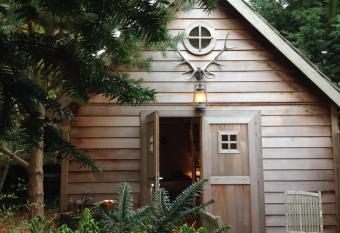 Les Roulottes de la Baronnie has Balcony rooms