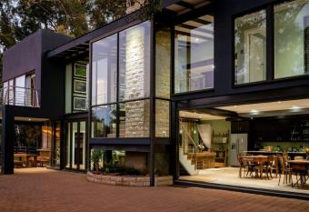 Middelwater Farm Hotel allows 18 year olds to book a room