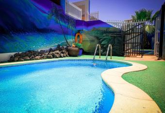 Surf Riders Fuerteventura allows 18 year olds to book a room