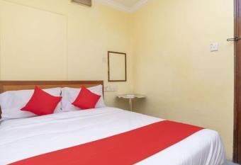 FULLY HOTEL JOHOR JAYA allows 18 year olds to book a room