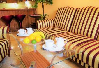 Al  betina- Comfort Apartment 22 allows 18 year olds to book a room