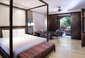 Hilton Goa Resort Candolim allows 18 year olds to book a room