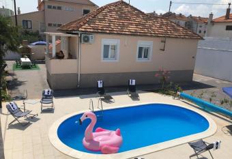 Holiday house in Zadar with balcony, air conditioning, W-LAN, washing machine (4576-1) has Smoking/Balcony rooms