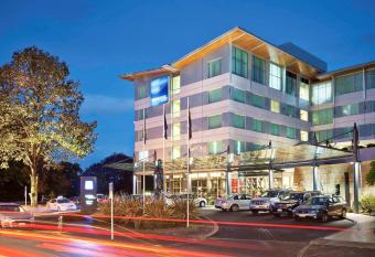 Novotel Tainui Hamilton allows 18 year olds to book a room
