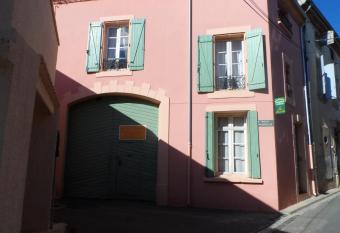 Clos Mazerolles allows 18 year olds to book a room
