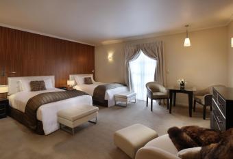 Sofitel Queenstown Hotel & Spa has Balcony rooms