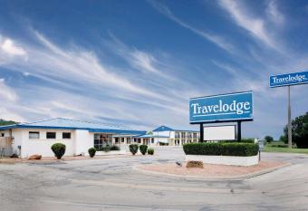 Travelodge by Wyndham Ozona has Smoking rooms