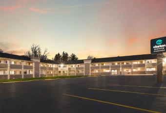 Clarion Pointe East Lansing University Area allows 18 year olds to book a room