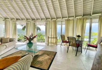 The Fan Villa has Balcony rooms