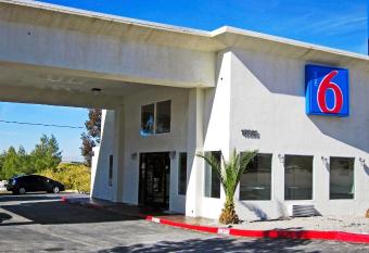 Motel 6 Victorville Apple Valley has Smoking rooms