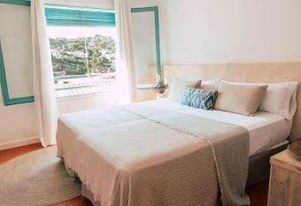 Hostal Ses Negres allows 18 year olds to book a room