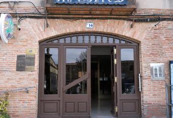 Hostal Madrid I has Balcony rooms